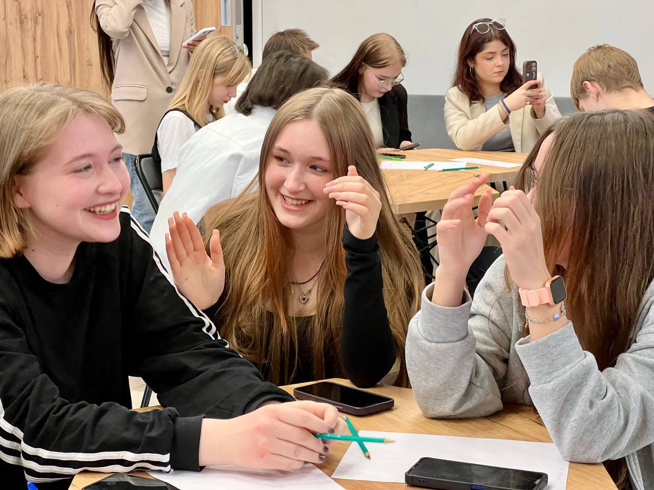 Новогодний марафон заказывали?! Вот он: с 12:00 до 18:00 в модельной библиотеке «Точка» вас ждут: Новогодний марафон заказывали?! Вот он: с 12:00 до 18:00 в модельной библиотеке «Точка» вас ждут: