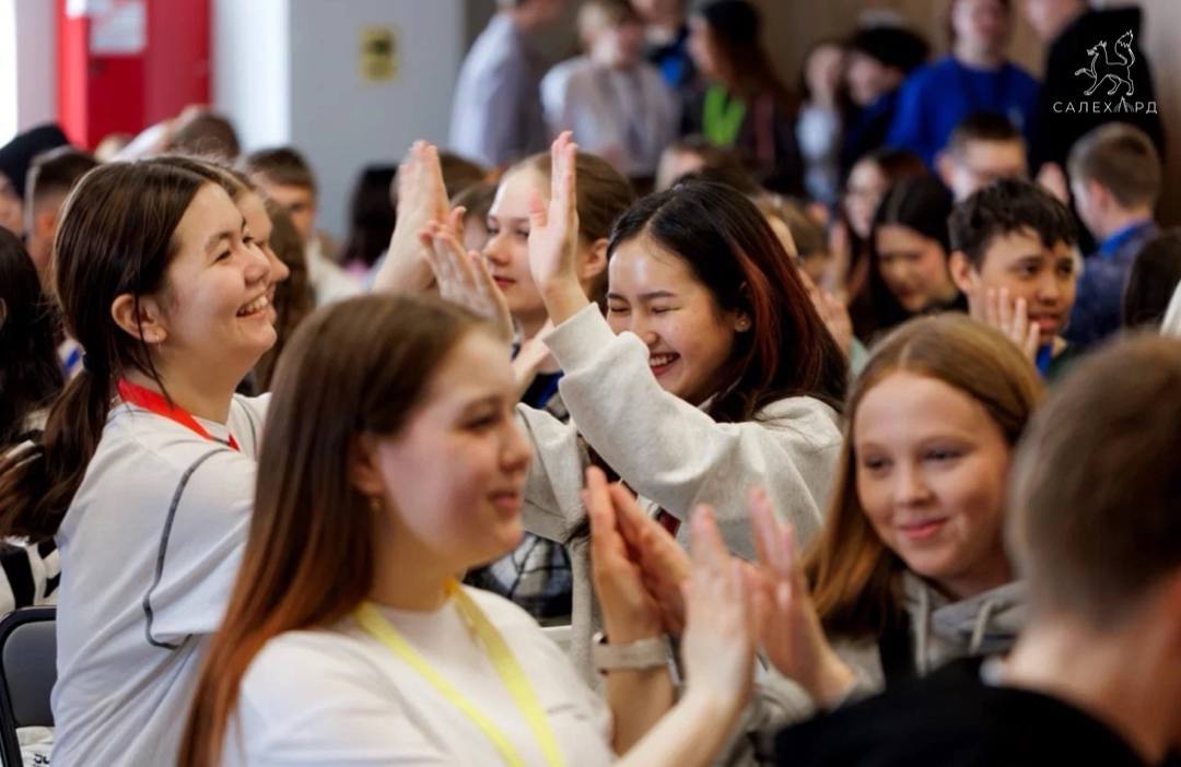 Новогодний марафон заказывали?! Вот он: с 12:00 до 18:00 в модельной библиотеке «Точка» вас ждут: