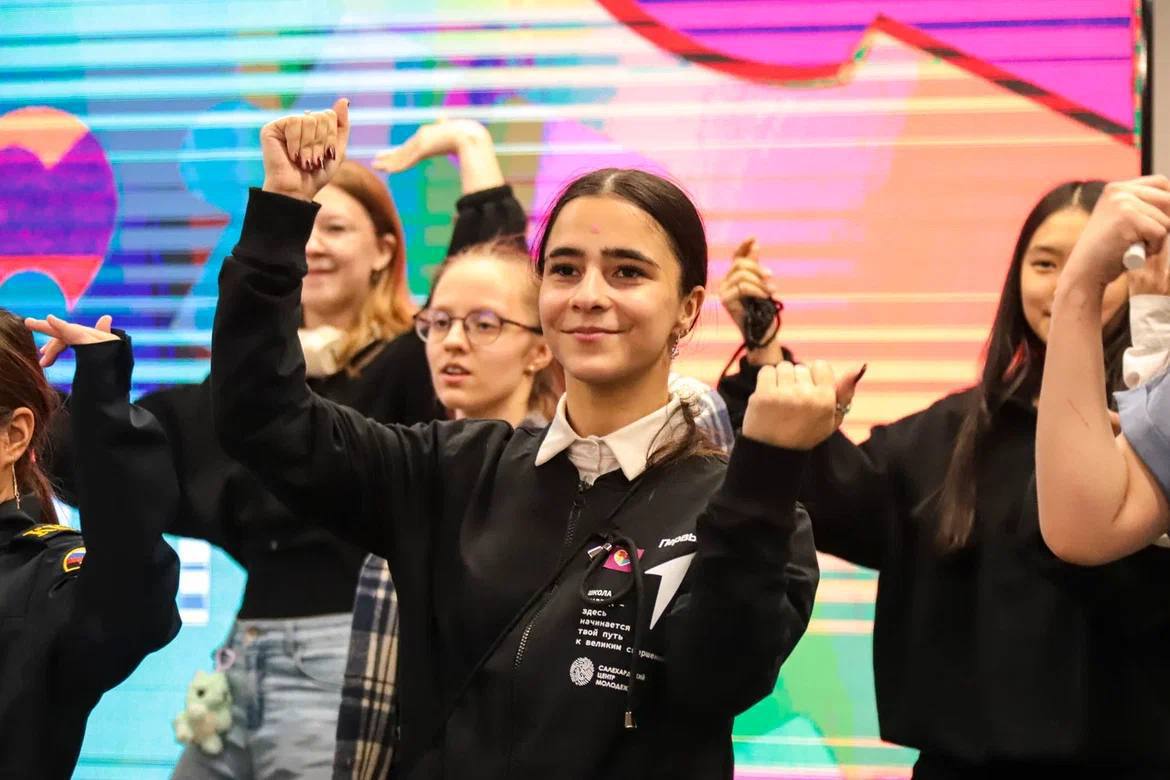 Новогодний марафон заказывали?! Вот он: с 12:00 до 18:00 в модельной библиотеке «Точка» вас ждут: Новогодний марафон заказывали?! Вот он: с 12:00 до 18:00 в модельной библиотеке «Точка» вас ждут: