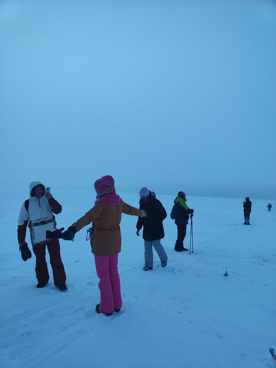 Пока многие отдыхают в праздничные выходные дома, 28 человек совершили восхождение на гору Желтую Пока многие отдыхают в праздничные выходные дома, 28 человек совершили восхождение на гору Желтую