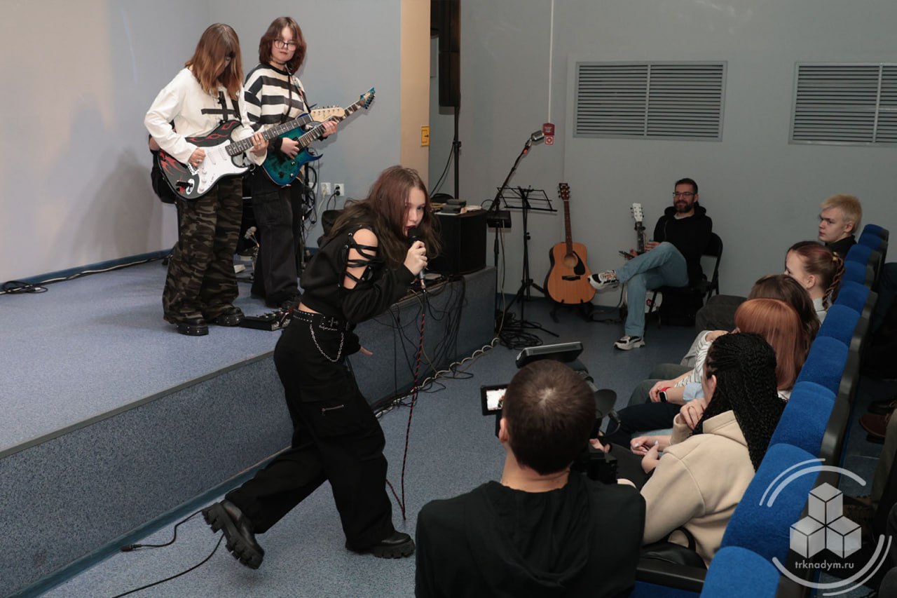 В музее истории и археологии прошёл традиционный новогодний квартирник «Своя музыка» В музее истории и археологии прошёл традиционный новогодний квартирник «Своя музыка»