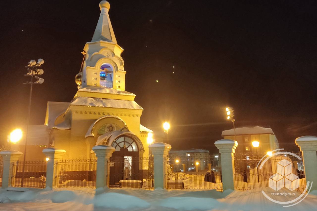 В Пангодах торжественно открыли рождественский вертеп