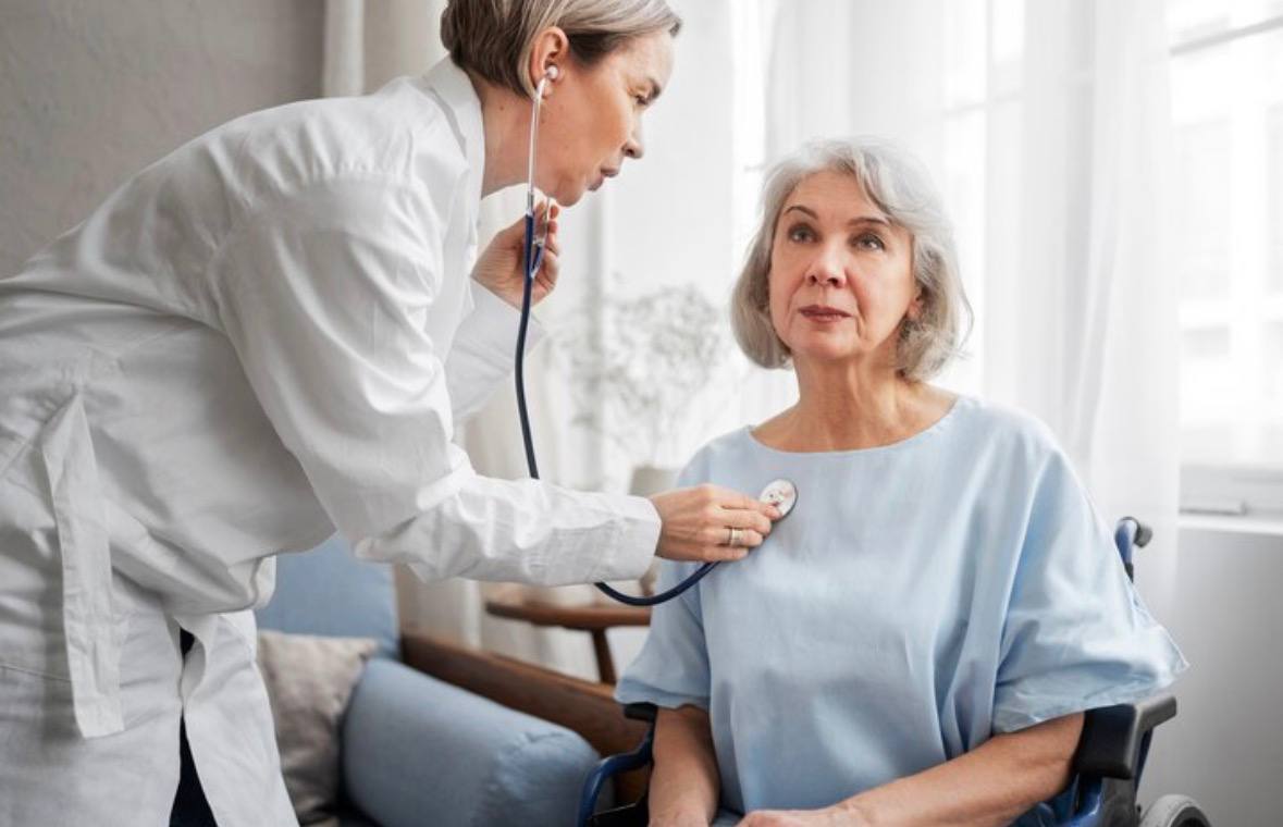 В системе здравоохранения России появится новая специальность — врач по здоровому долголетию