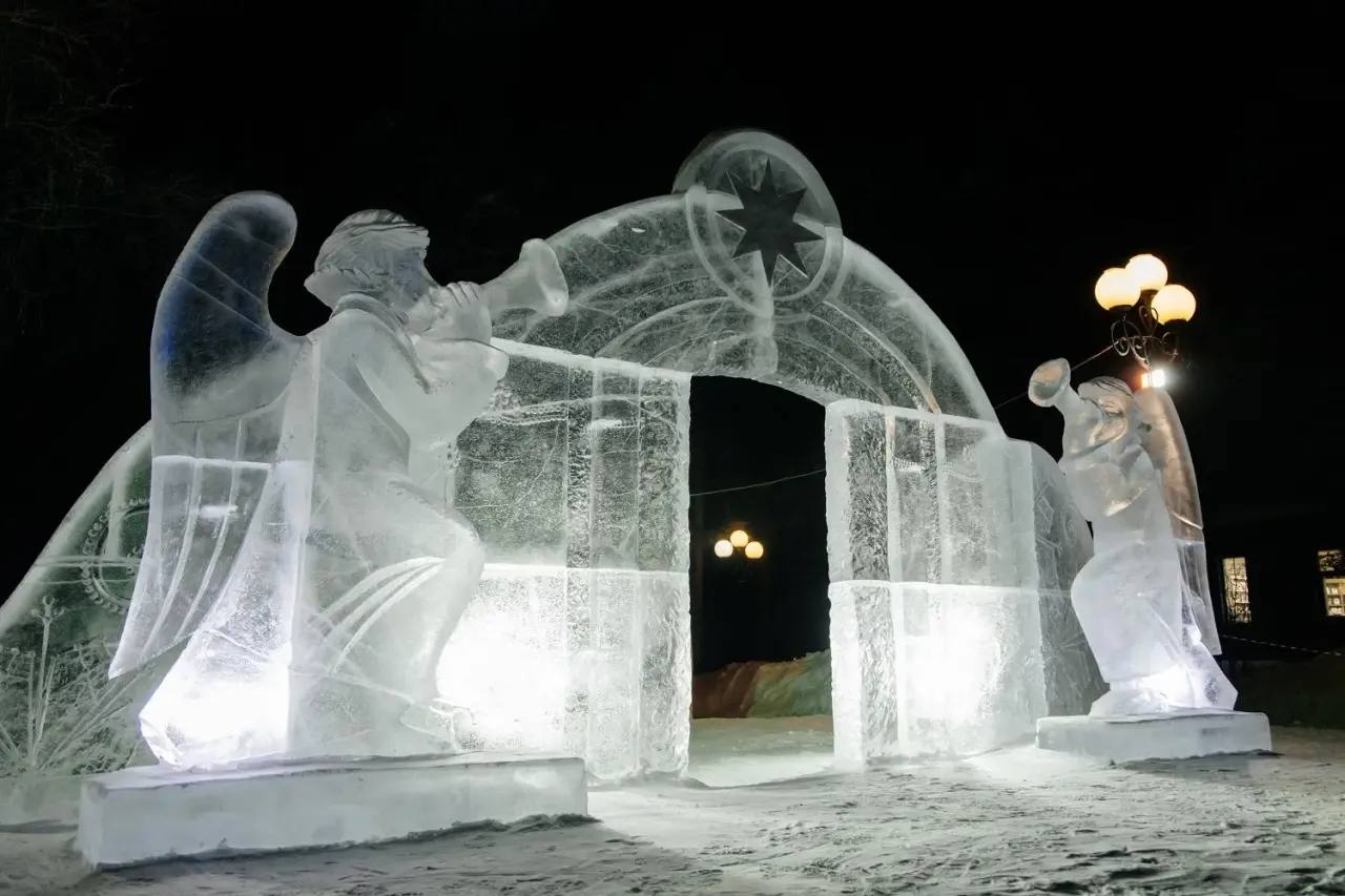 Друзья! Поздравляем вас с праздником Рождества Христова! Друзья! Поздравляем вас с праздником Рождества Христова!