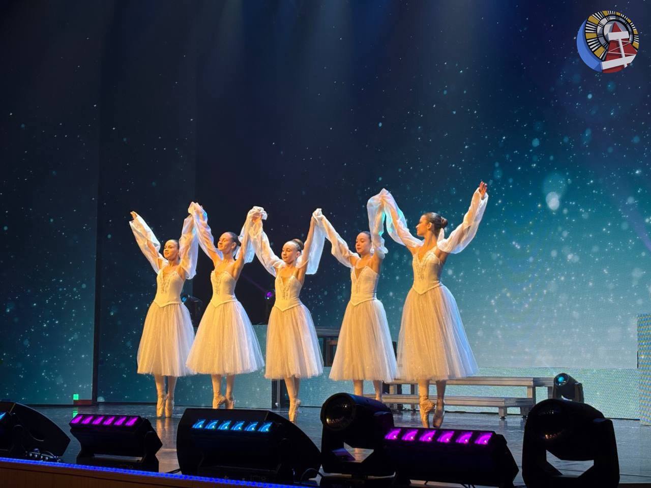 Сегодня в центре досуга «Нефтяник» прошел концерт, посвященный празднованию Рождества Христова Сегодня в центре досуга «Нефтяник» прошел концерт, посвященный празднованию Рождества Христова