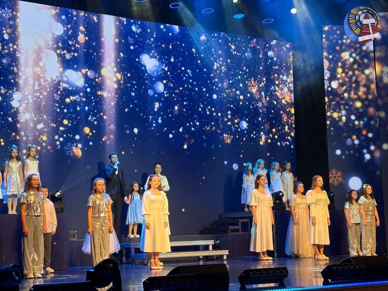 Сегодня в центре досуга «Нефтяник» прошел концерт, посвященный празднованию Рождества Христова Сегодня в центре досуга «Нефтяник» прошел концерт, посвященный празднованию Рождества Христова