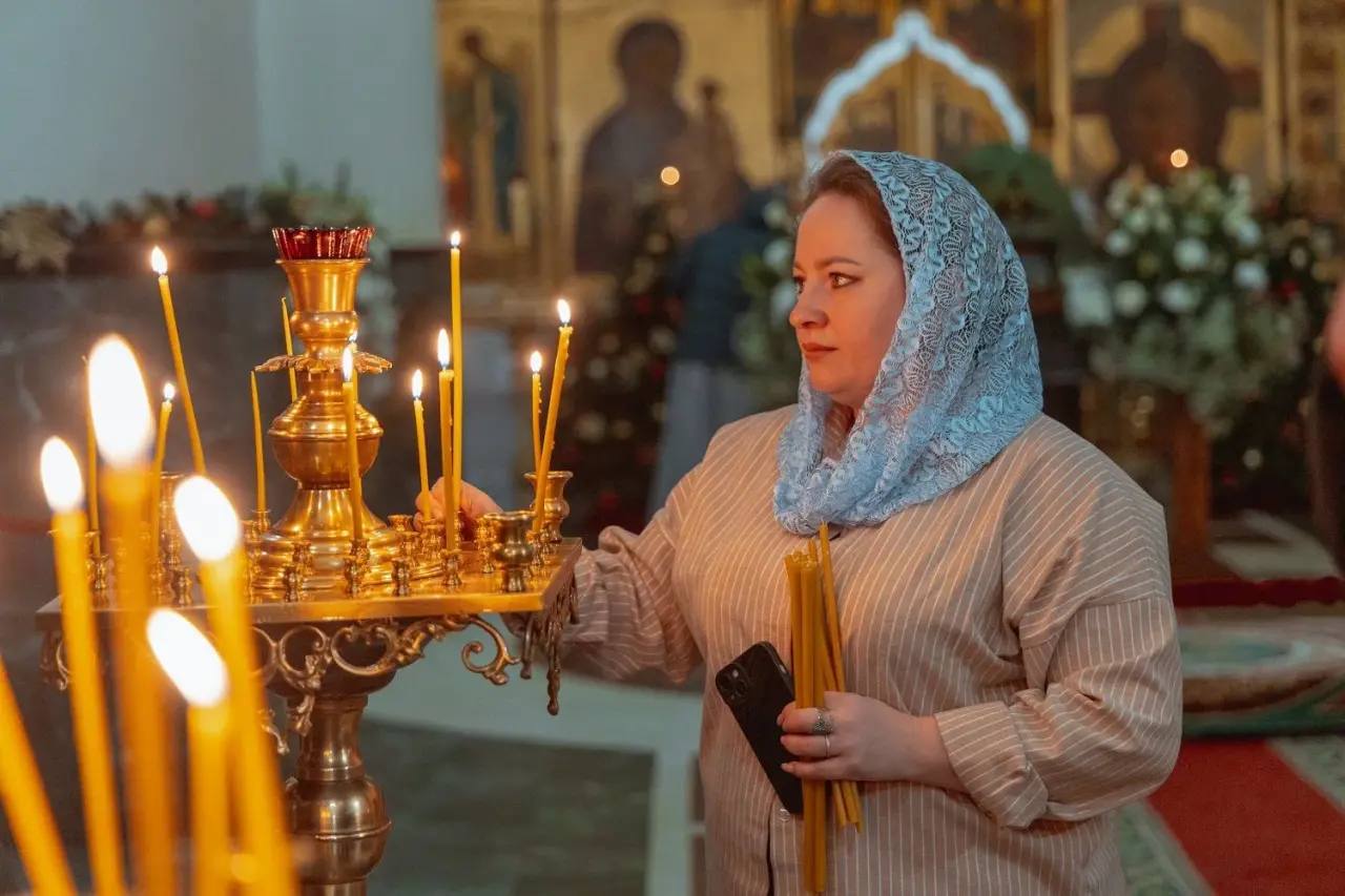 Друзья! Поздравляем вас с праздником Рождества Христова! Друзья! Поздравляем вас с праздником Рождества Христова!