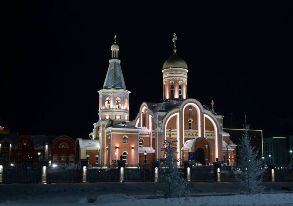 Антон Колодин: С Рождеством Христовым!. Пусть в вашем доме всегда будет тепло и уют, а в душе — спокойствие и уверенность в завтрашнем дне