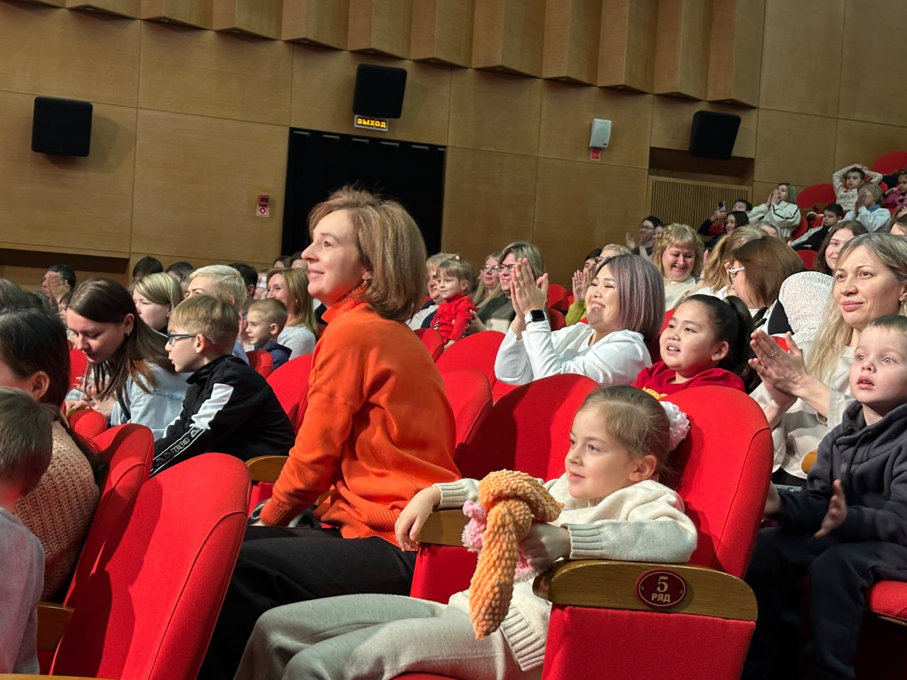 В Салехарде на сцене Ямальской филармонии с большим успехом прошли гастроли Московского театра мюзикла В Салехарде на сцене Ямальской филармонии с большим успехом прошли гастроли Московского театра мюзикла