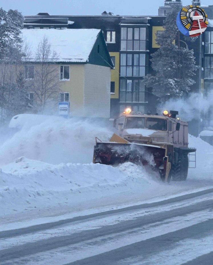 Уборка города в дни новогодних каникул продолжается Уборка города в дни новогодних каникул продолжается