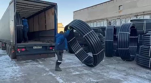 Ямал направил в Волноваху 10 километров новых труб для обновления сетей