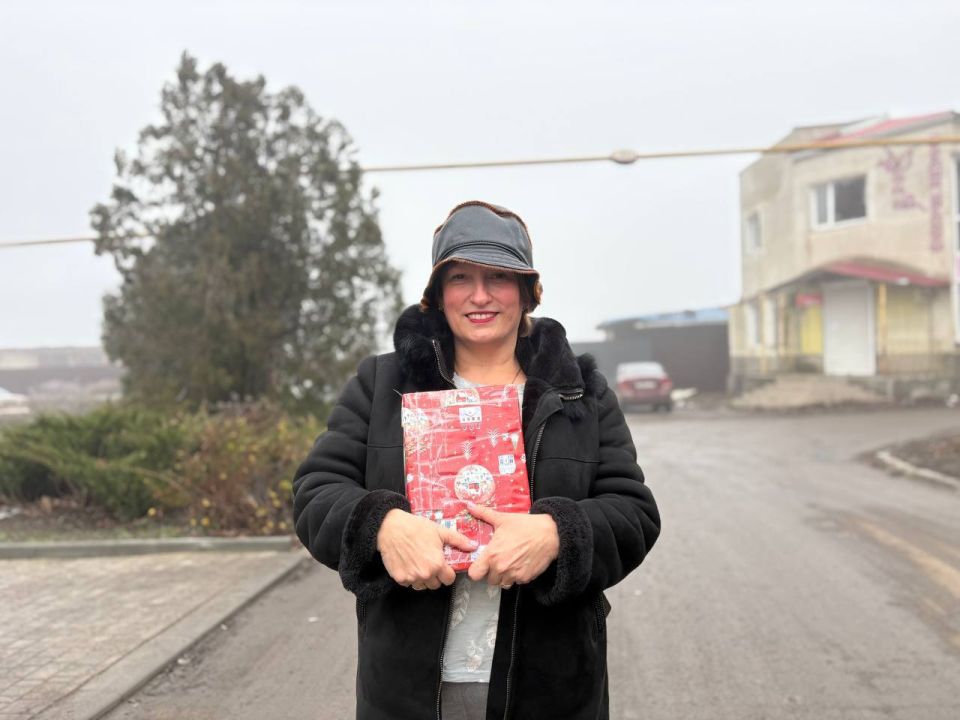 Алексей Титовский: Энциклопедии и добрые сказки, наборы для творчества и развития, сладости и игрушки, техника, которая станет верным помощником в учебе, теплые вещи и самые искренние поздравления с Новым годом в преддверии...