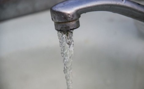 Как понять, что из вашего крана течет жесткая вода: это копеечное средство есть у всех