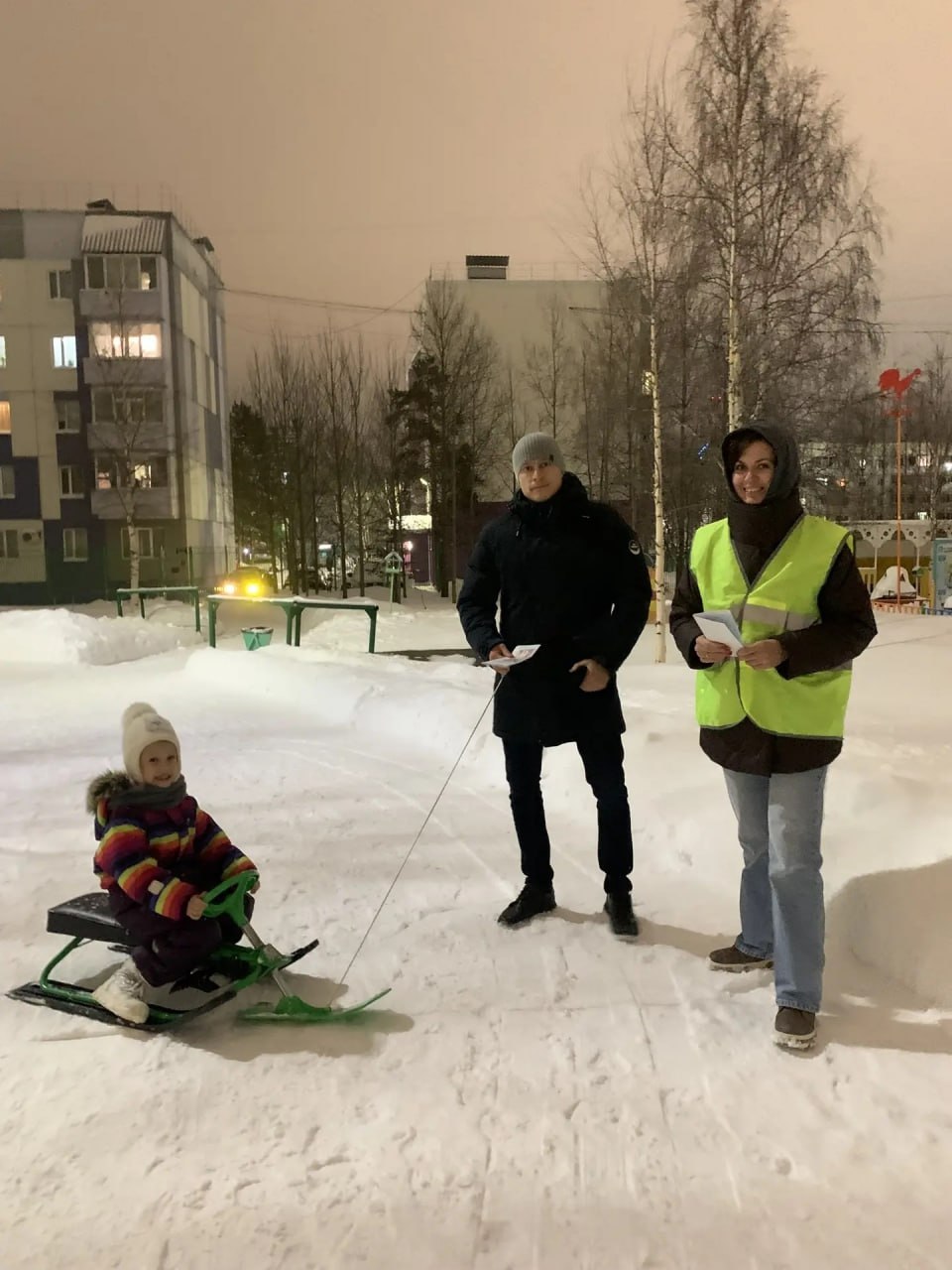 Активисты «Родительского патруля» Ноябрьска заботятся о безопасности детей на дорогах Активисты «Родительского патруля» Ноябрьска заботятся о безопасности детей на дорогах