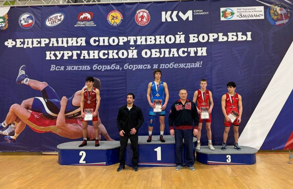 Амир Харданов стал бронзовым призером первенства Уральского федерального округа по спортивной (греко-римской) борьбе среди юношей до 18 лет!