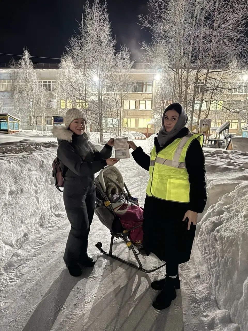 В рамках профилактической акции «Внимание-Дети!» в Ноябрьске провели «Родительский патруль» В рамках профилактической акции «Внимание-Дети!» в Ноябрьске провели «Родительский патруль»