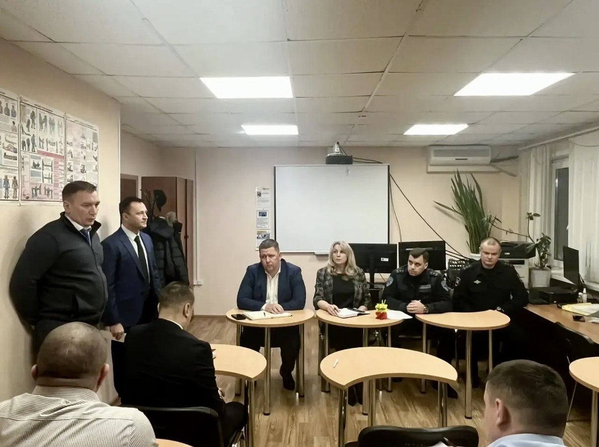 Губкинская Госавтоинспекция провела совещание с водителями «РН-Пурнефтегаз» по зимней безопасности