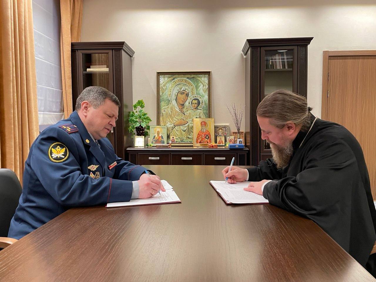 УФСИН по ЯНАО и Салехардская епархия договорились о сотрудничестве УФСИН по ЯНАО и Салехардская епархия договорились о сотрудничестве