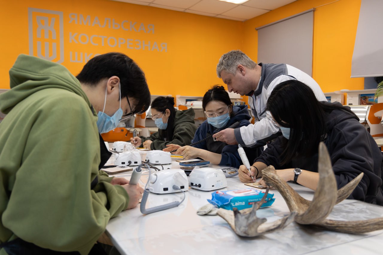 Приключения студентов МГУ из Китая на Ямале продолжаются Приключения студентов МГУ из Китая на Ямале продолжаются