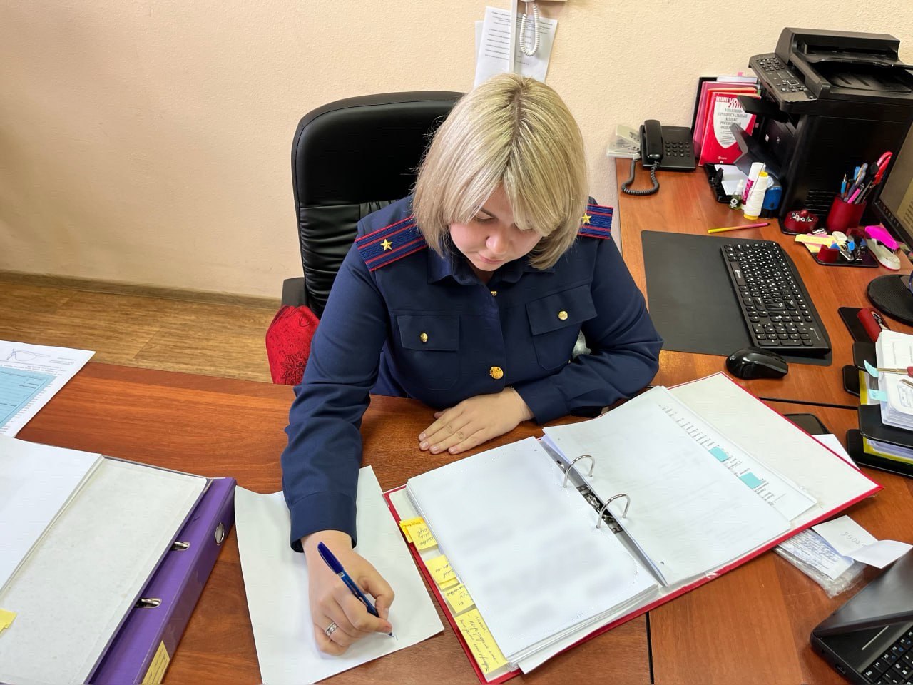 В Новом Уренгое руководитель коммерческой организации подозревается в полной невыплате свыше двух месяцев заработной платы работникам предприятия