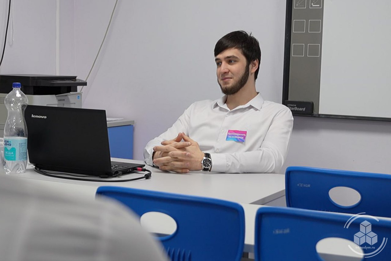 Из слесаря в директора, из студентов в наставники: в Надымском колледже прошёл День местного самоуправления Из слесаря в директора, из студентов в наставники: в Надымском колледже прошёл День местного самоуправления