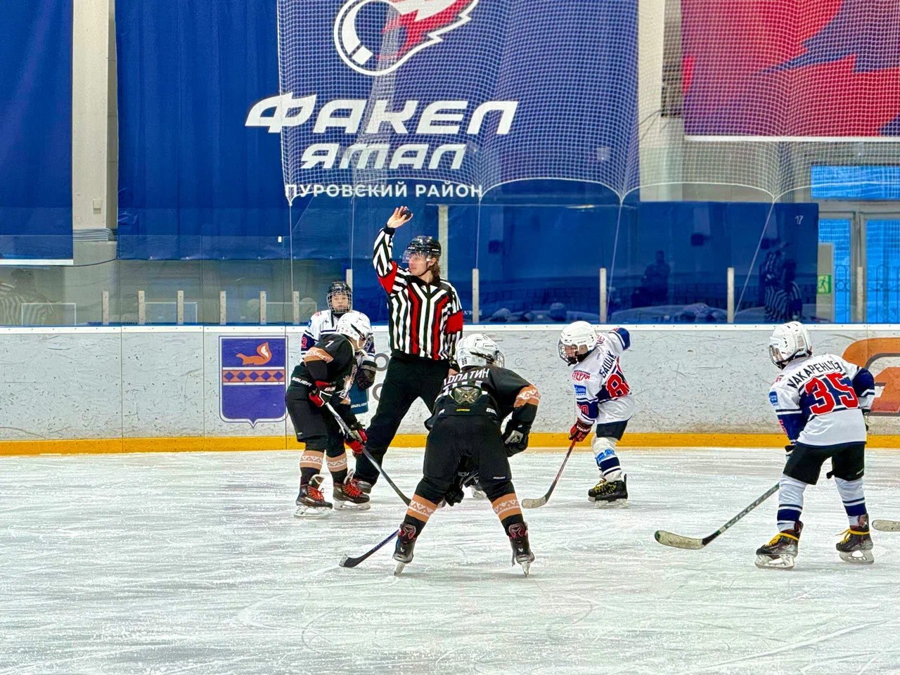 В Пуровском районе подвели итоги регионального этапа всероссийских соревнований по хоккею В Пуровском районе подвели итоги регионального этапа всероссийских соревнований по хоккею