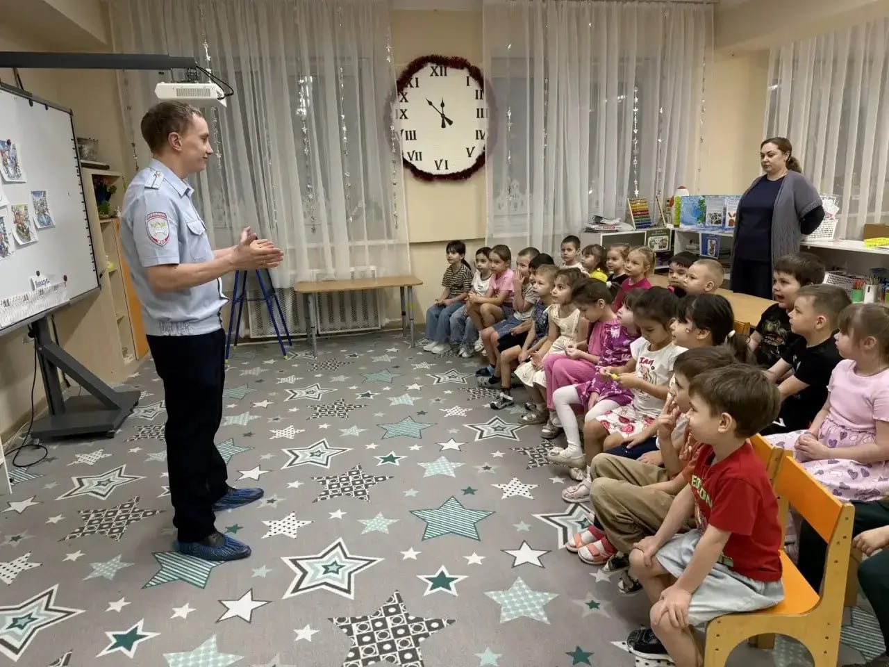 В Салехарде сотрудники Госавтоинспекции провели акцию «Не пей за рулём!» В Салехарде сотрудники Госавтоинспекции провели акцию «Не пей за рулём!»