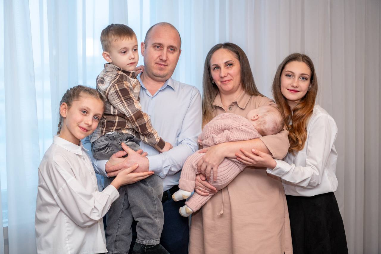 Алексей Титовский: Губернатор нашего округа Дмитрий Андреевич Артюхов встретился с многодетными семьями Салехарда Алексей Титовский: Губернатор нашего округа Дмитрий Андреевич Артюхов встретился с многодетными семьями Салехарда