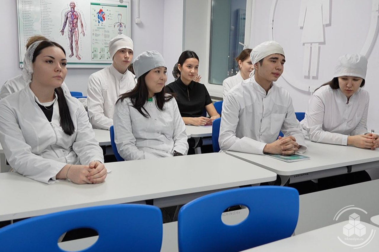 Из слесаря в директора, из студентов в наставники: в Надымском колледже прошёл День местного самоуправления Из слесаря в директора, из студентов в наставники: в Надымском колледже прошёл День местного самоуправления