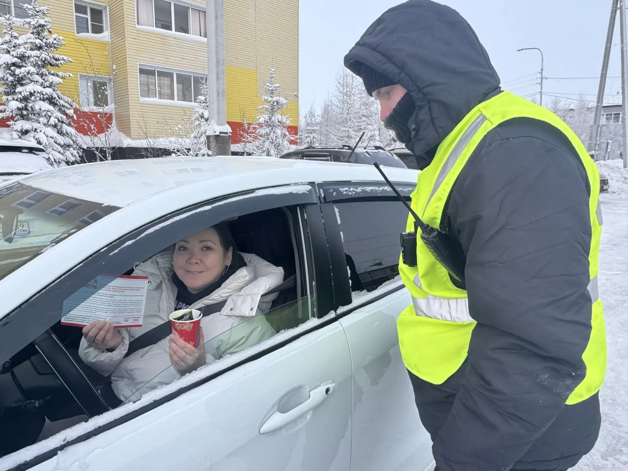 В Салехарде сотрудники Госавтоинспекции провели акцию «Не пей за рулём!» В Салехарде сотрудники Госавтоинспекции провели акцию «Не пей за рулём!»