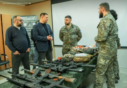 Денис Садовников посетил ямальский филиал Центра «ВОИН» в Ноябрьске