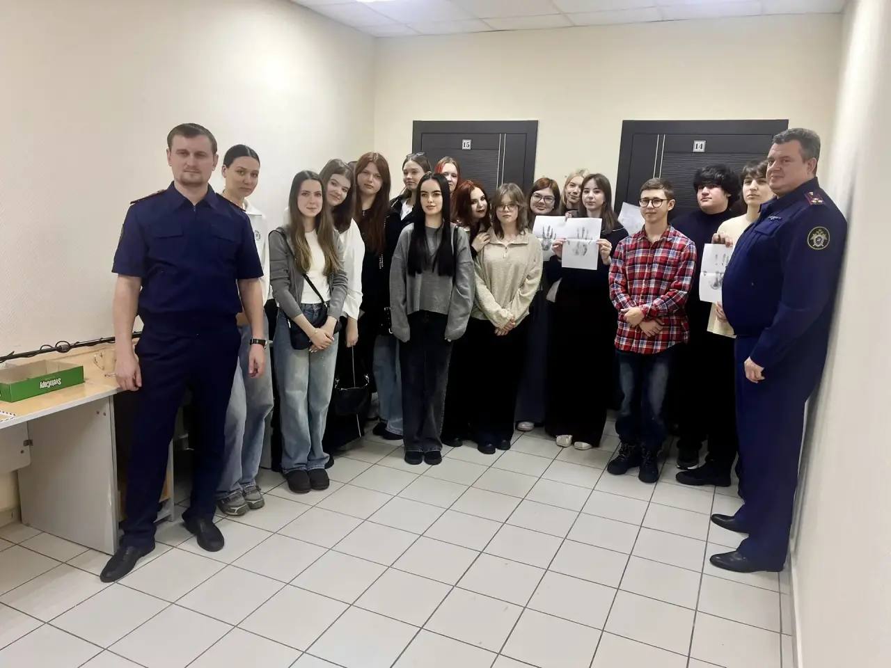 В следственном отделе по г. Новый Уренгой СУ СК России по Ямало-Ненецкому автономному округу прошло яркое и запоминающееся профориентационное мероприятие для учащихся 10 класса МБОУ «СОШ № 4» города Новый Уренгой В следственном отделе по г. Новый Уренгой СУ СК России по Ямало-Ненецкому автономному округу прошло яркое и запоминающееся профориентационное мероприятие для учащихся 10 класса МБОУ «СОШ № 4» города Новый Уренгой