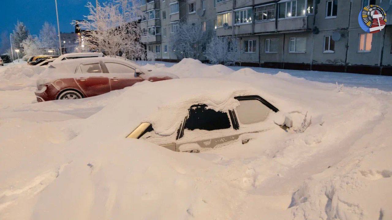 Уважаемые горожане!. 27 января с 8:00 будет проводиться очистка от снега внутриквартального проезда вдоль 6го микрорайона Уважаемые горожане!. 27 января с 8:00 будет проводиться очистка от снега внутриквартального проезда вдоль 6го микрорайона