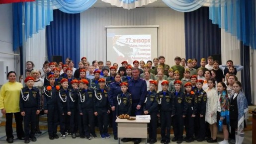 В Салехарде сотрудники следственного управления приняли участие в мероприятии, посвященном 82-ой годовщине снятия блокады Ленинграда