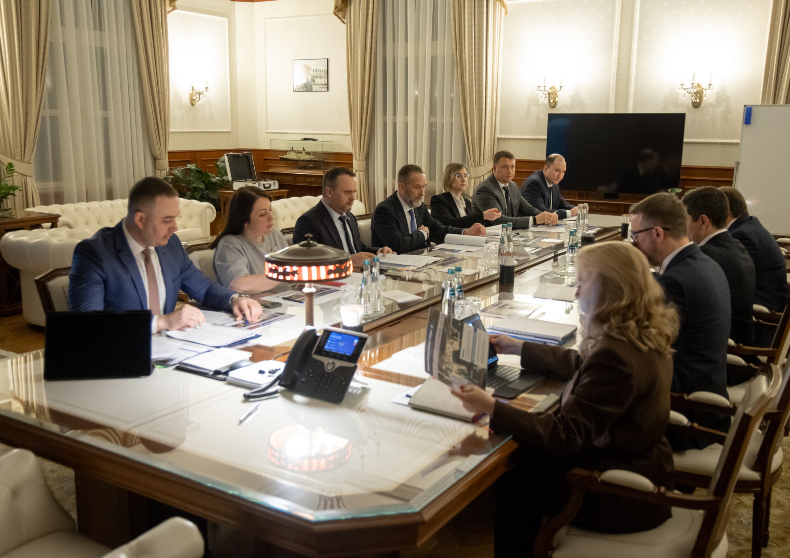 Дмитрий Артюхов и Андрей Никитин обсудили развитие транспортной инфраструктуры Ямала