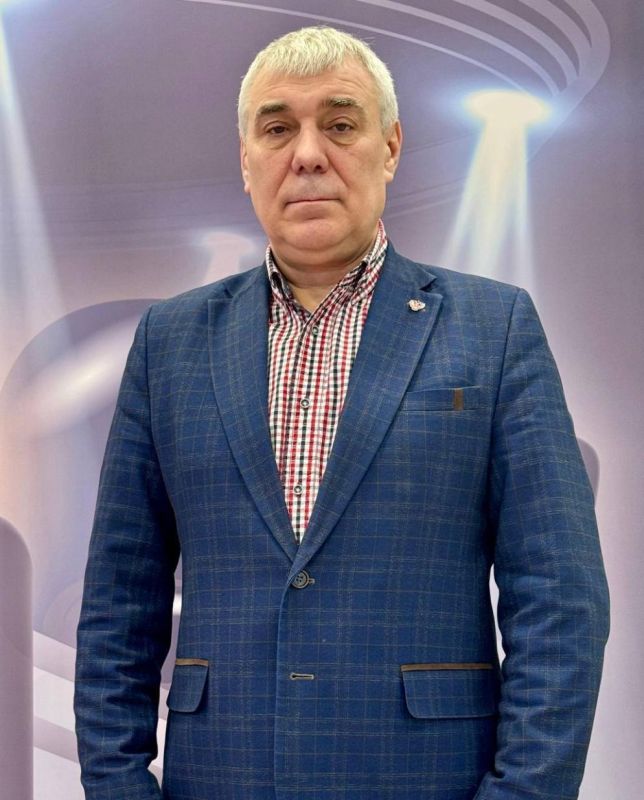 Сегодня день рождения отмечает исполнительный директор Федерации бокса ЯНАО — Сергей Сманцер