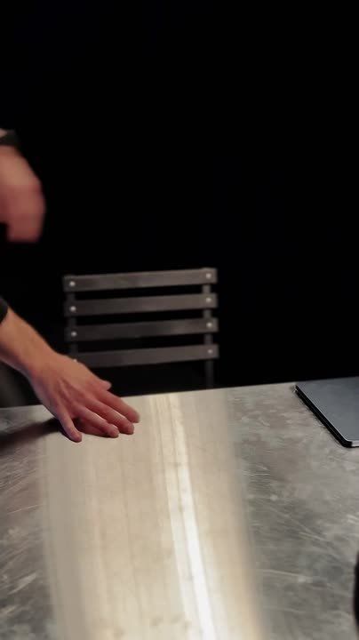 Тебе пишут в мессенджерах и соцсетях, предлагая «лёгкие деньги»? Возможно, это не случайность