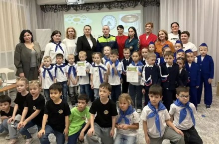 В Новом Уренгое сотрудники Госавтоинспекции провели интеллектуальную квиз-игру для детей