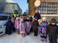 В Тарко-Сале сотрудники Госавтоинспекции провели пешеходную экскурсию «Мой безопасный путь» для дошкольников