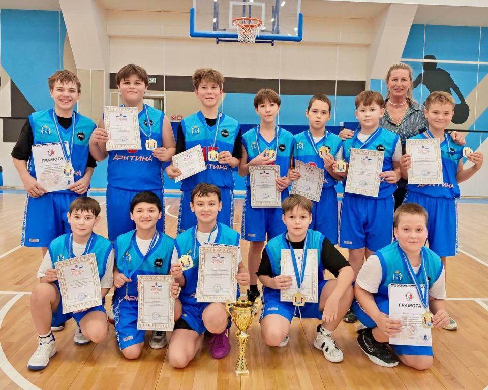 В Ноябрьске завершилось первенство округа по баскетболу