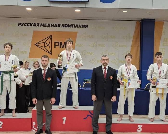 12 наград завоевали ямальские спортсмены на первенстве по киокусинкай в Екатеринбурге