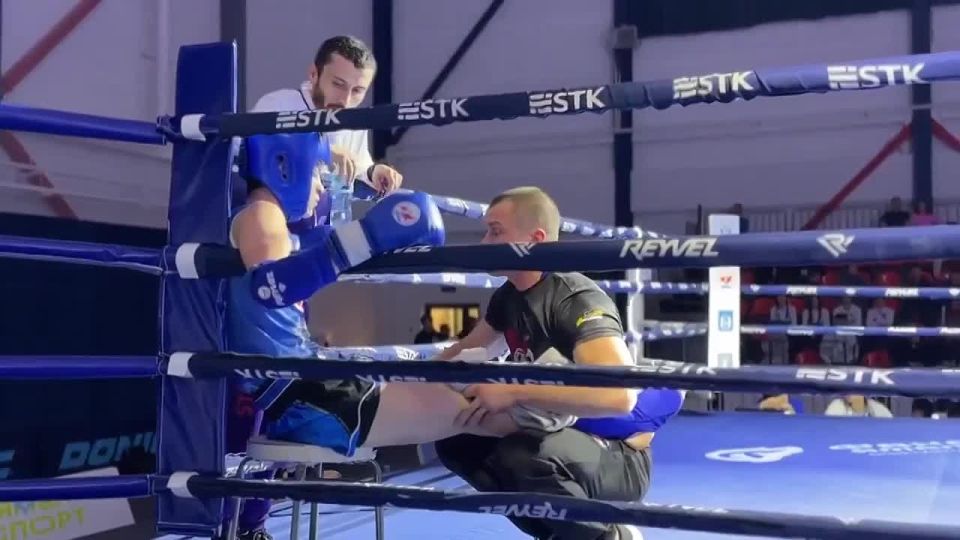 Сейчас на ринге мужчины в весе 57 и 86 кг