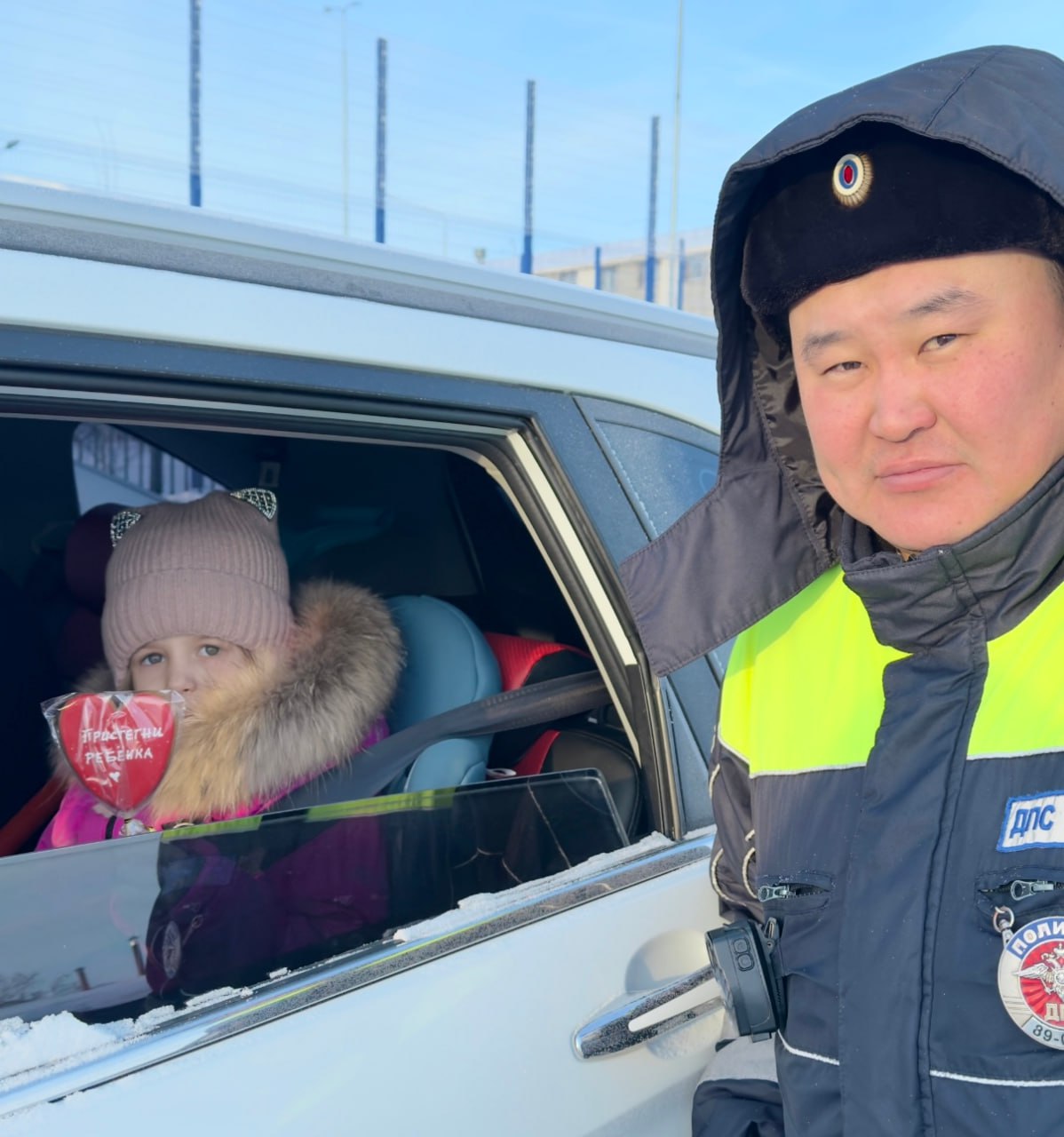 Автоинспекторы и ЮИДовцы напомнили водителям Губкинского о безопасности Автоинспекторы и ЮИДовцы напомнили водителям Губкинского о безопасности