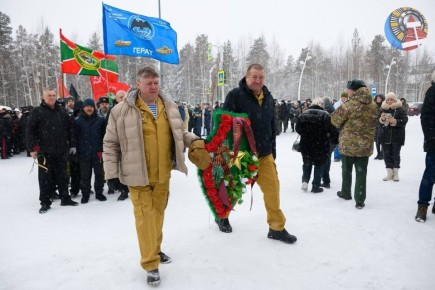 ������� 37-� ��������� ������ �������� ����� �� �����������