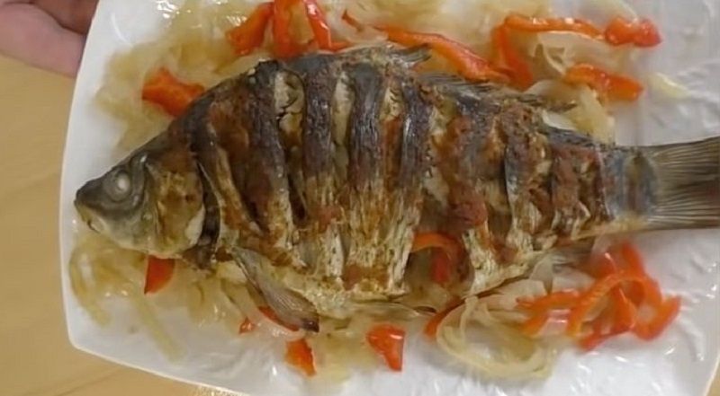 Как приготовить карпа без костей и запаха: секреты кулинарного искусства