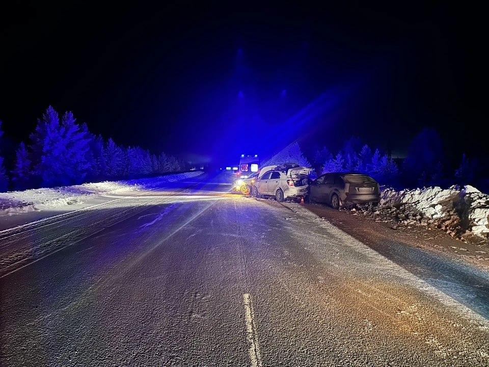 Трасса Сургут — Салехард стала местом двух серьезных ДТП Трасса Сургут — Салехард стала местом двух серьезных ДТП