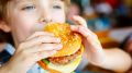 Запрет фаст-фуда для детей: шаг в сторону здоровья или противостояние подростковому бунту?