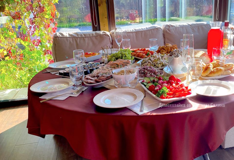 Праздничный стол на День рождения: как мама угостила семью