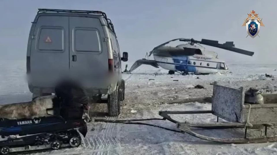Вертолет Ми-8 произвел жесткую посадку в снежном поле на Ямале, пролетев всего 400 метров