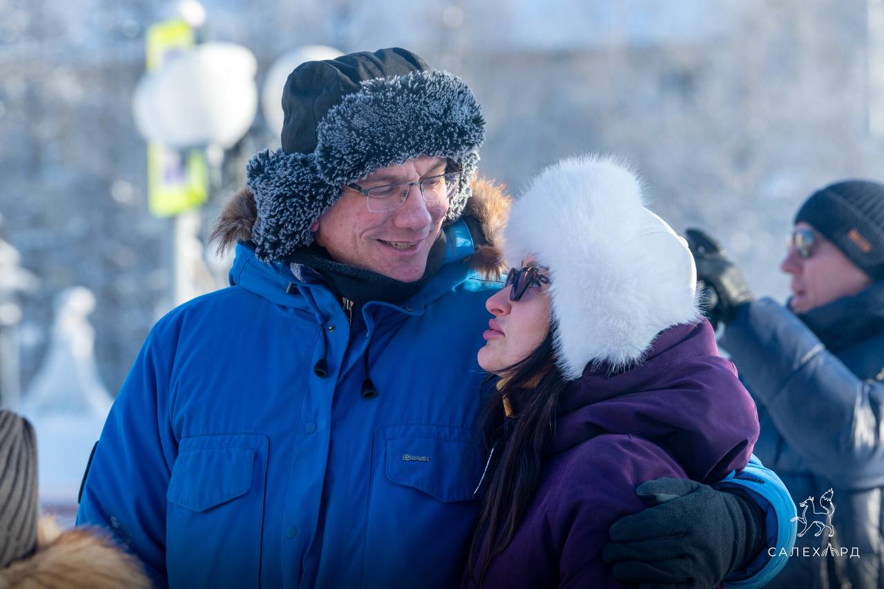 Друзья, весна хоть и добирается к нам с морозом, но мы знаем, что позвать её надо правильно - шумно и весело Друзья, весна хоть и добирается к нам с морозом, но мы знаем, что позвать её надо правильно - шумно и весело